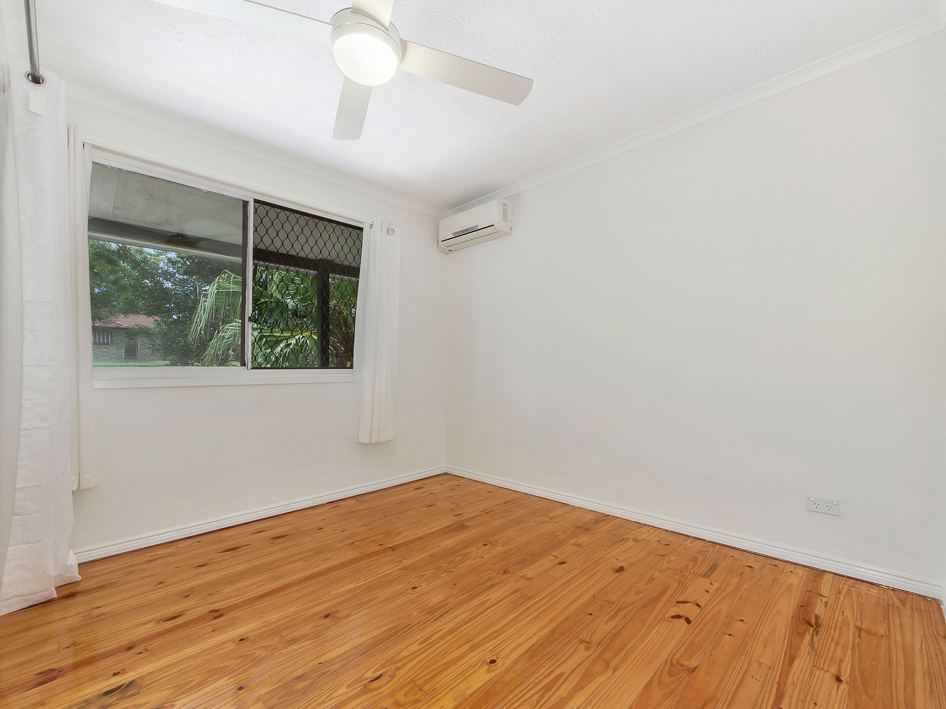 25 Warana Avenue, Southport QLD 4215, Southport - Thumbnail 8