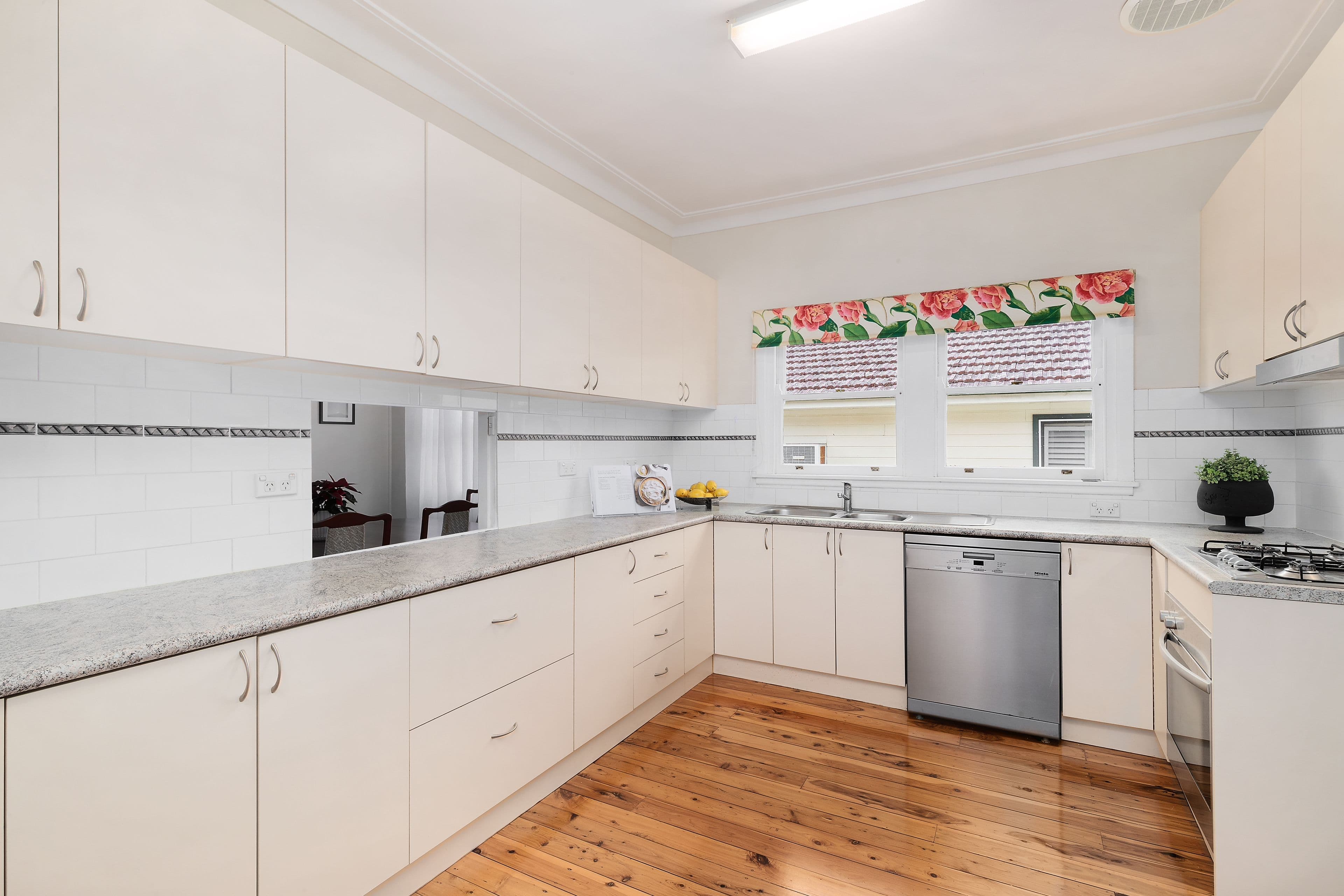 82 Edgeworth David Avenue, Wahroonga NSW 2076, Wahroonga - Thumbnail 3
