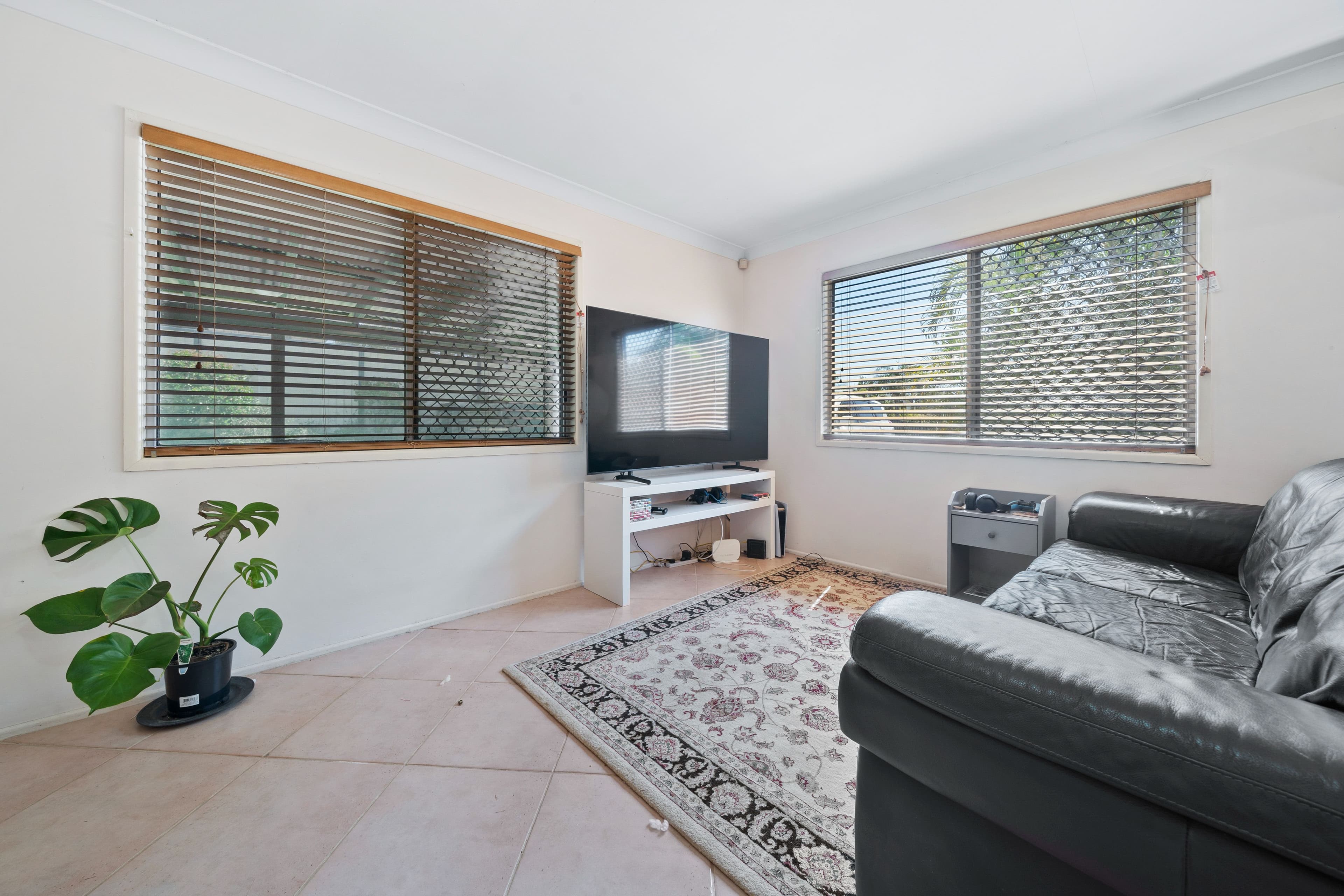 16 Grove Road, Holmview QLD 4207, Holmview - Thumbnail 3