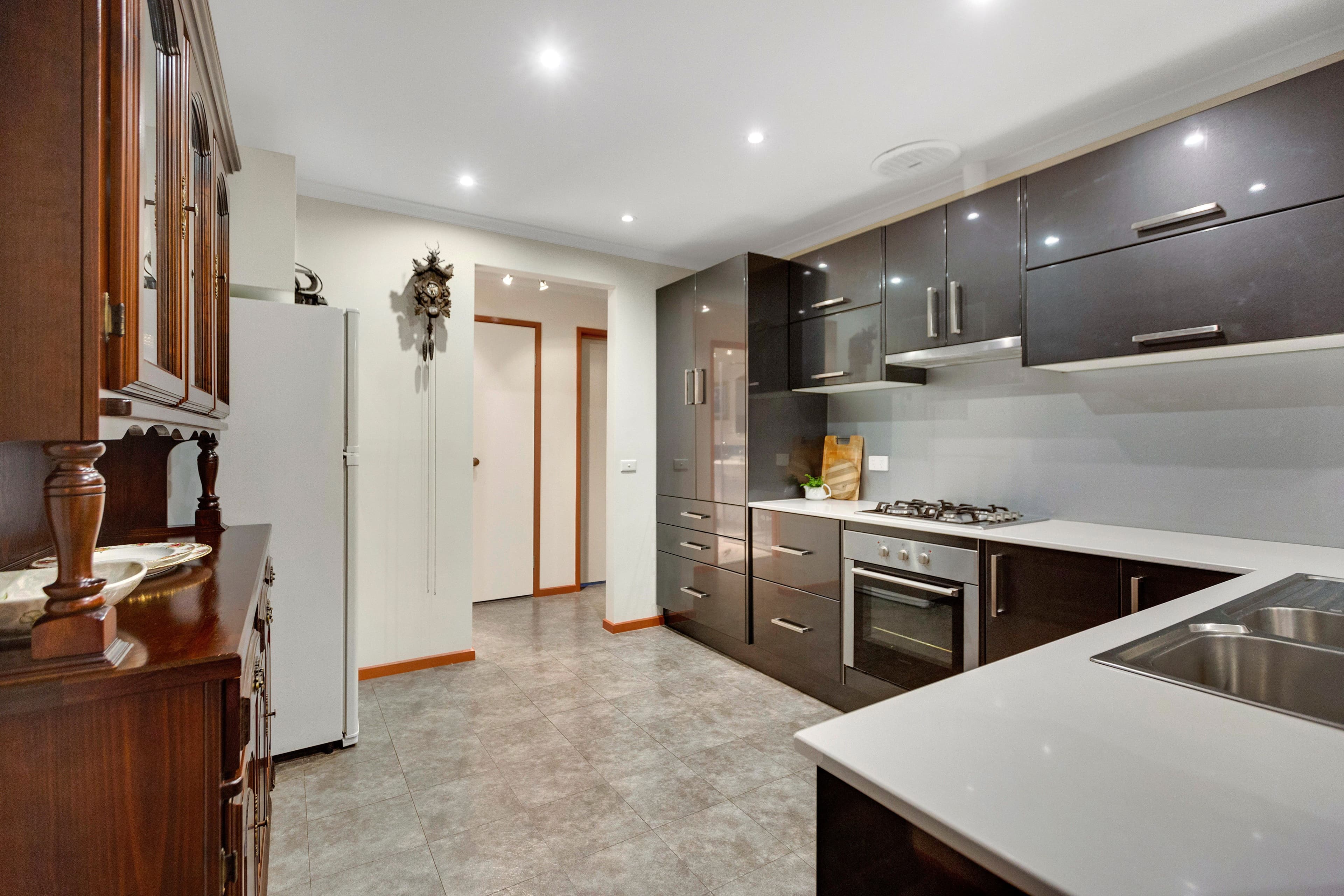 2 Lexton Court, Seaford VIC 3198, Seaford - Thumbnail 2