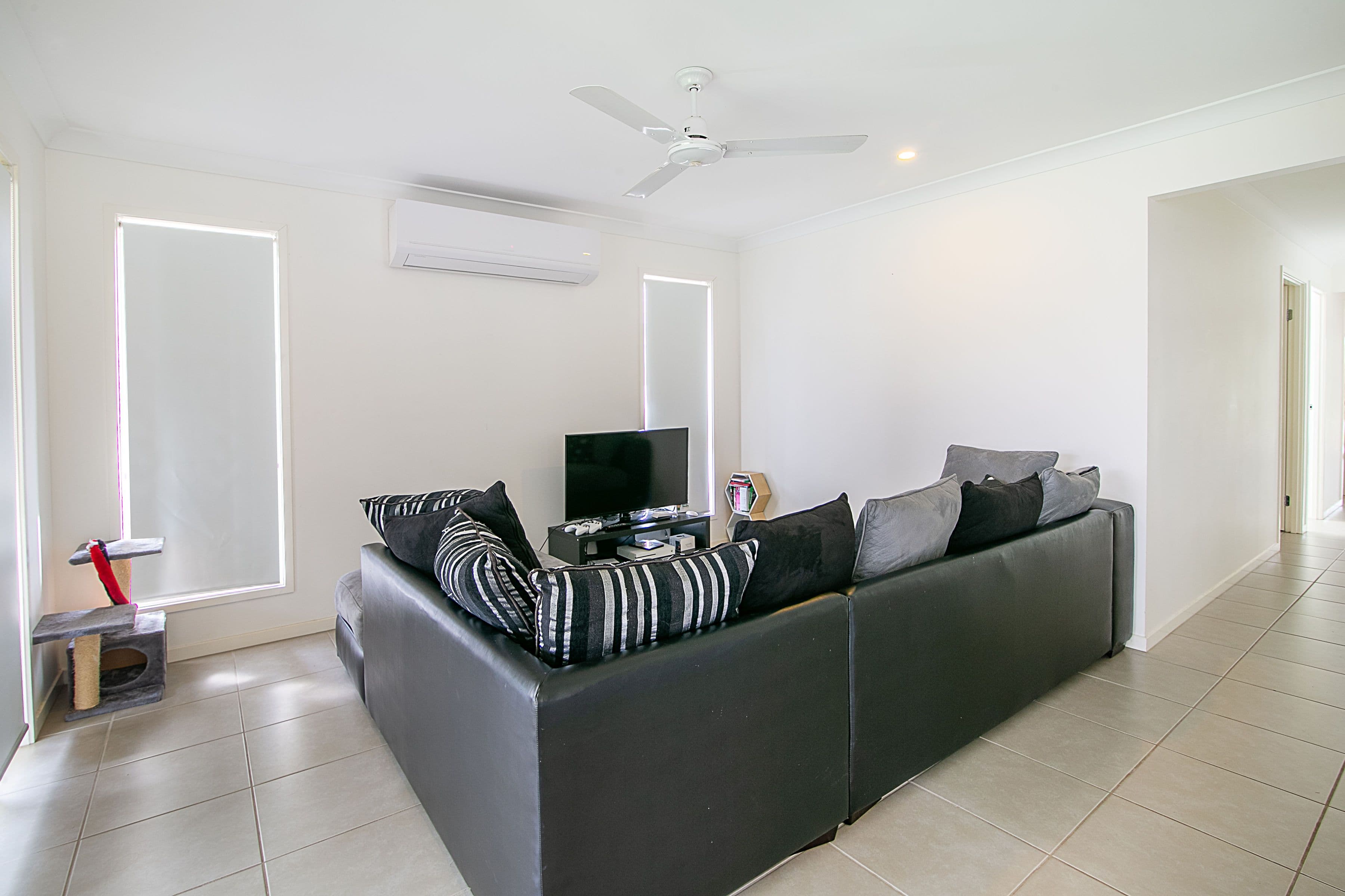 29 Woodgate Street, Oxley QLD 4075, Oxley - Thumbnail 3