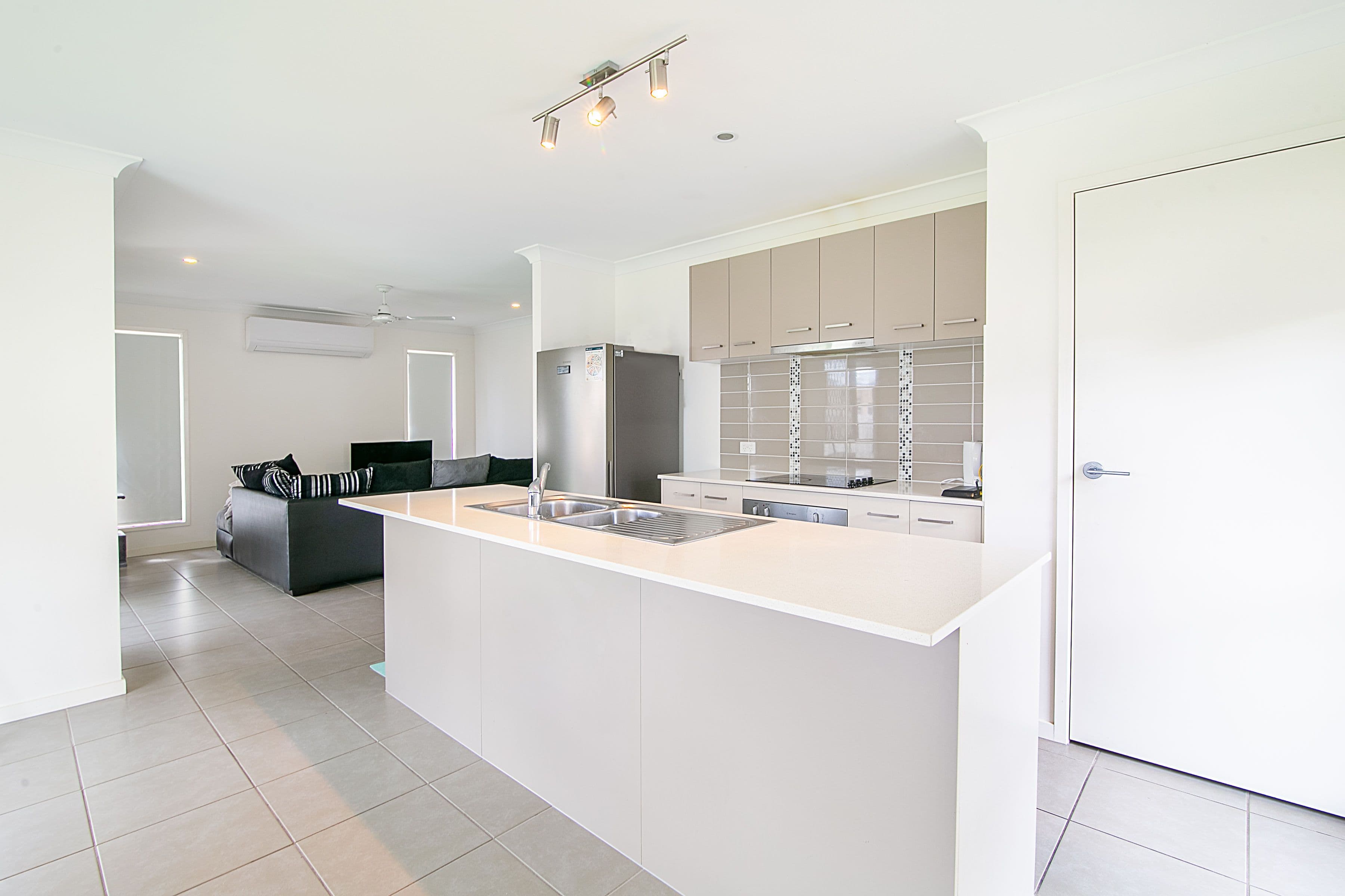 29 Woodgate Street, Oxley QLD 4075, Oxley - Thumbnail 4