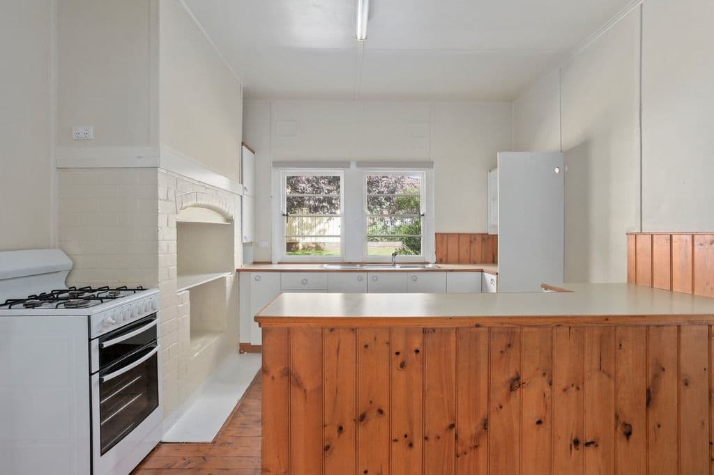 21 Rosina Street, Hill Top NSW 2575, Hill Top - Thumbnail 2