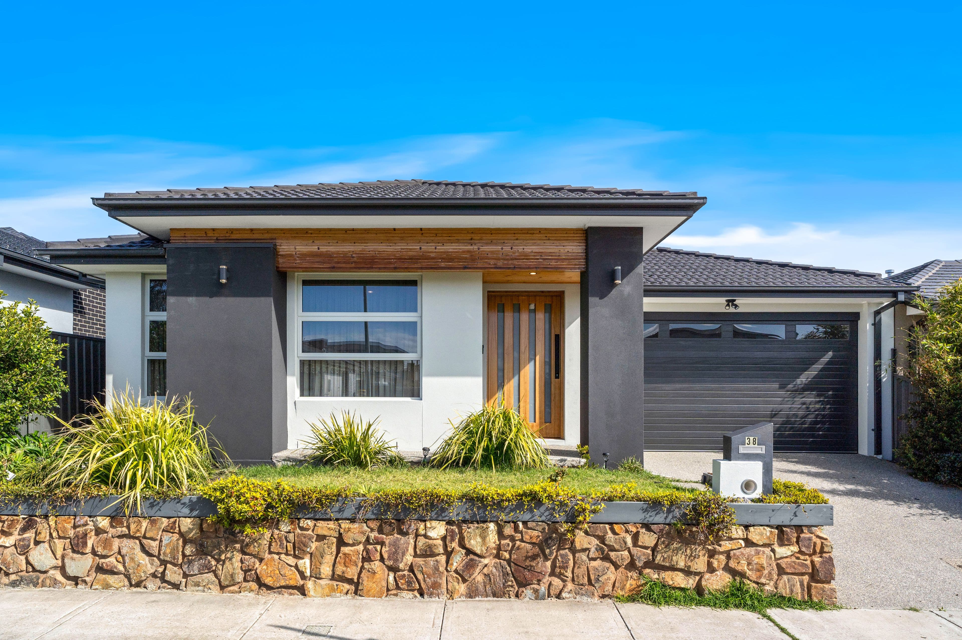 38 Scenery Drive, Craigieburn VIC 3064, Craigieburn - Thumbnail 3