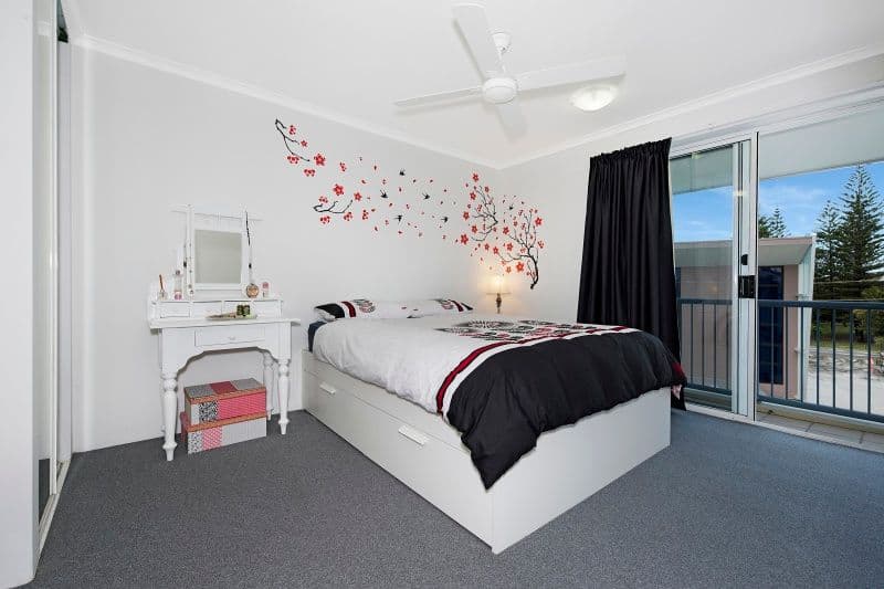 10 Alexandra Avenue, Mermaid Beach QLD 4218, Mermaid Beach - Thumbnail 4