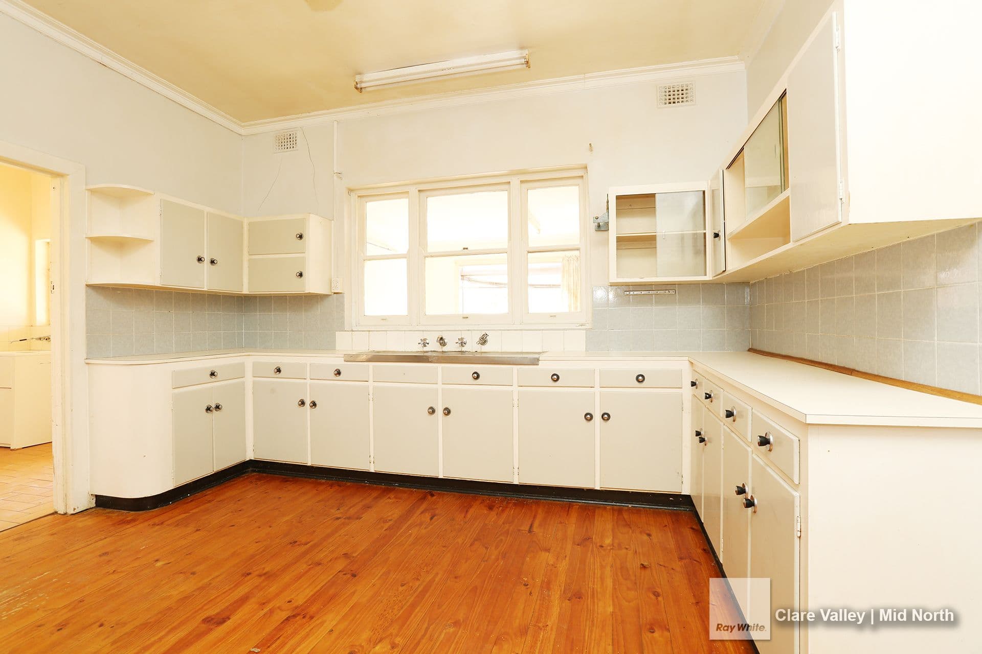 125 Main North Road, Clare SA 5453, Clare - Thumbnail 3