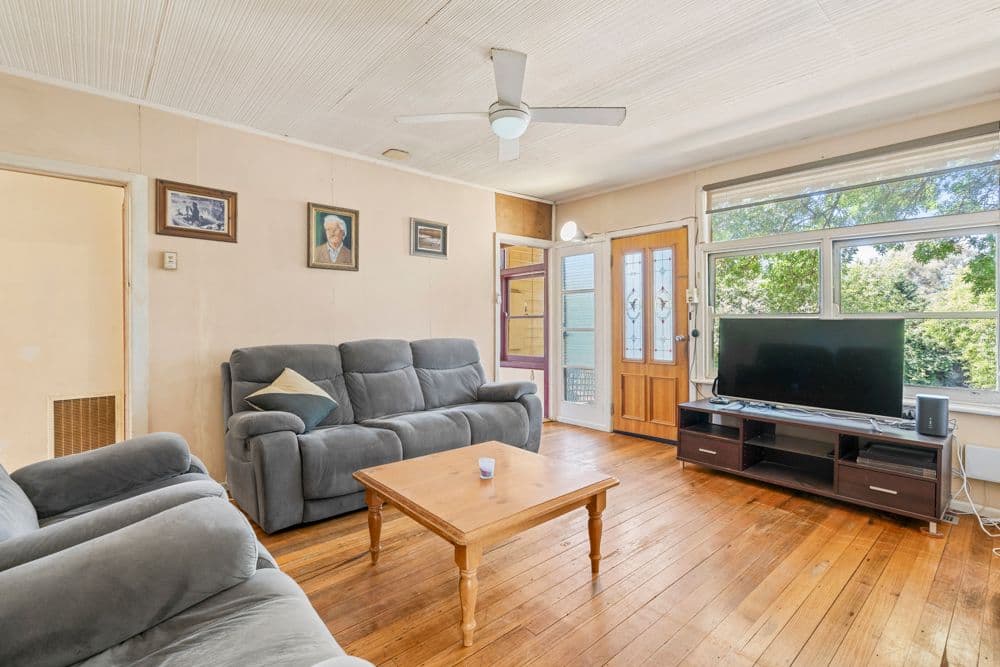 6 Main Street, Diamond Creek VIC 3089, Diamond Creek - Thumbnail 2
