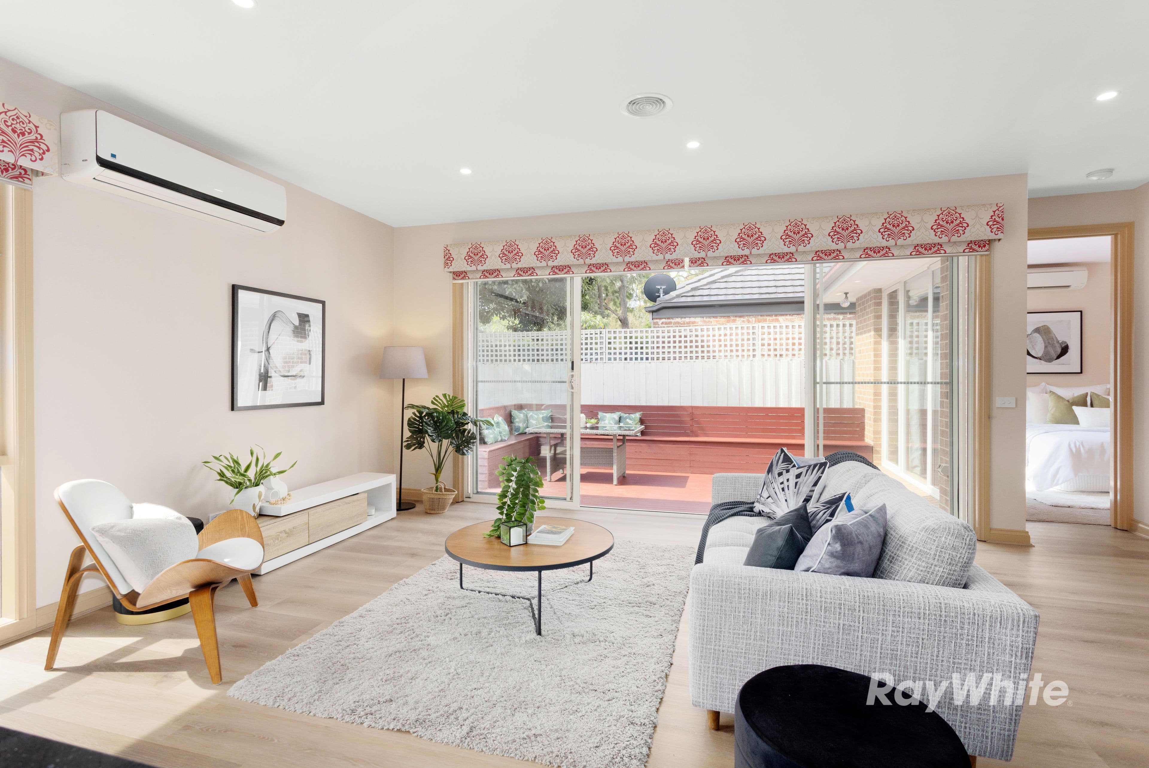 11 Carlisle Crescent, Hughesdale VIC 3166, Hughesdale - Thumbnail 2