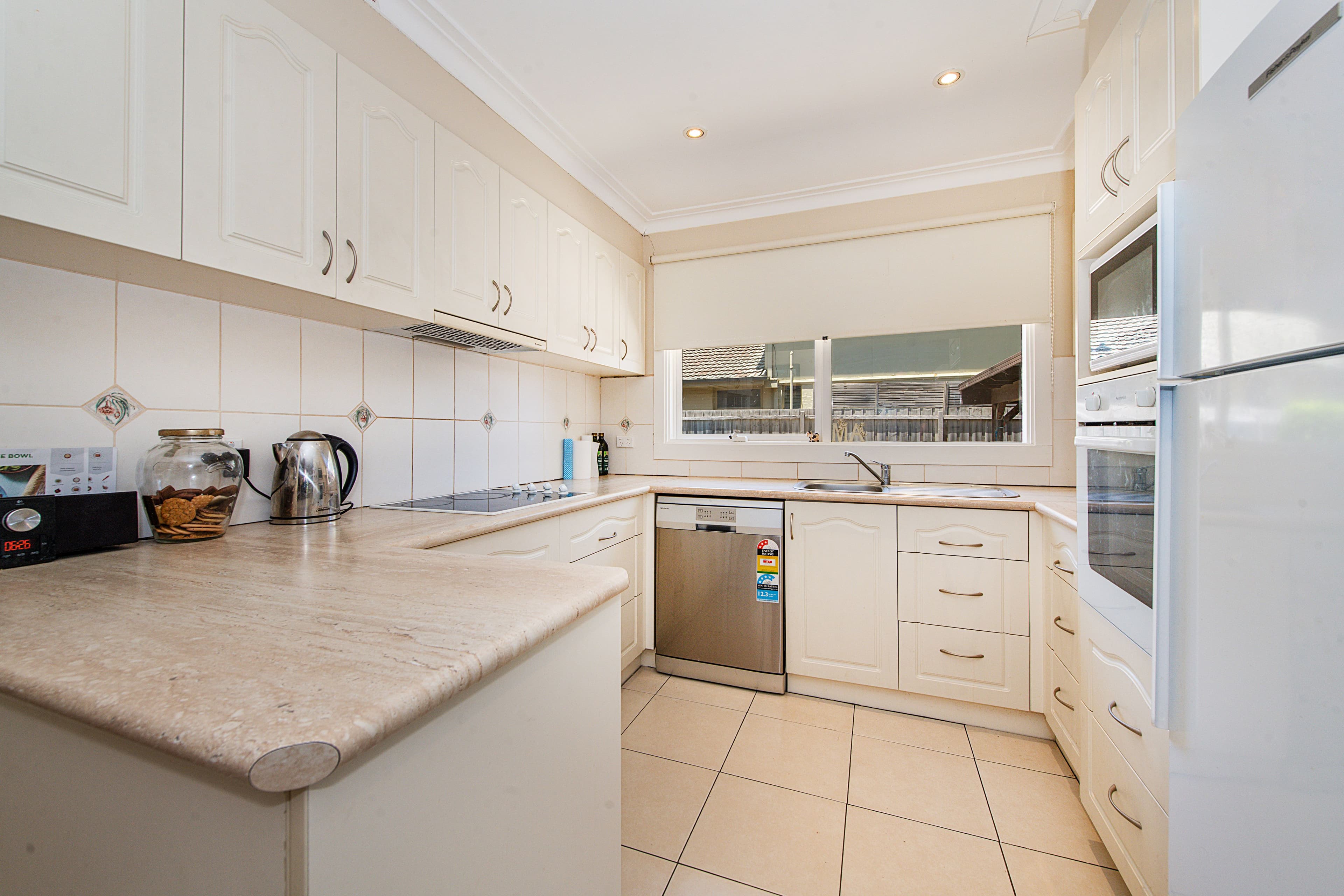 8 Karabil Close, Scoresby VIC 3179, Scoresby - Thumbnail 2