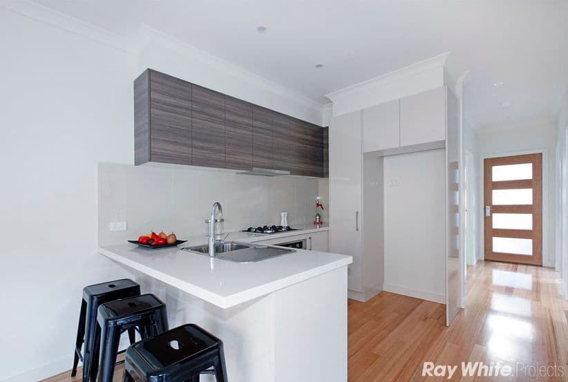 8 Miranda Road, Reservoir VIC 3073, Reservoir - Thumbnail 4