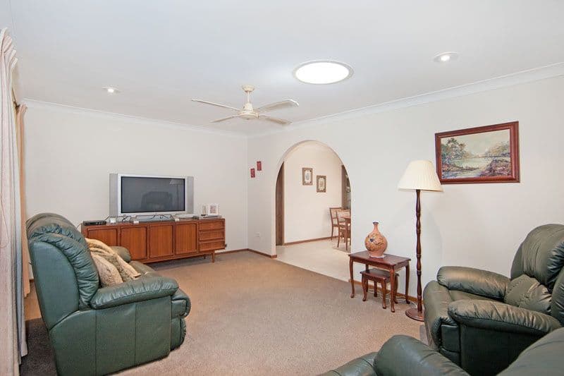31 Belford Avenue, BATEAU BAY NSW 2261, Bateau Bay - Thumbnail 2