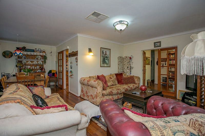 7 Hummerston Road, KALAMUNDA WA 6076, Kalamunda - Thumbnail 4