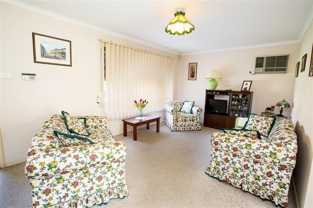9 Kenneth Slessor Drive, GLENMORE PARK NSW 2745, Glenmore Park - Thumbnail 2