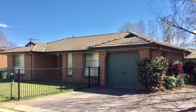 8 Wade Place, Orange - Image 1