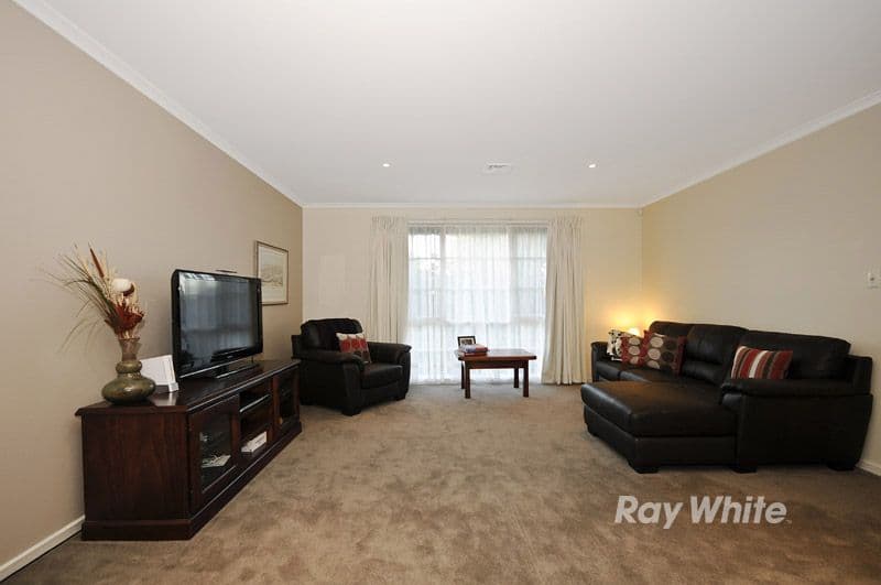 9 Brennan Drive, WANTIRNA SOUTH VIC 3152, Wantirna South - Thumbnail 5
