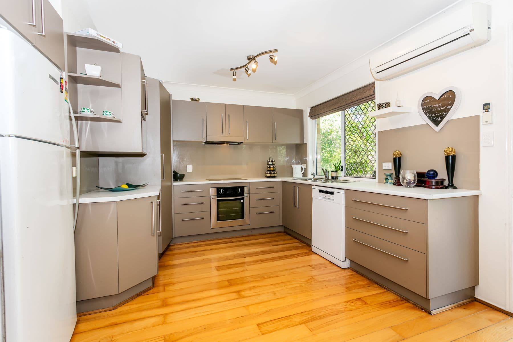 26 Kummara Road, Edens Landing QLD 4207, Edens Landing - Image 1