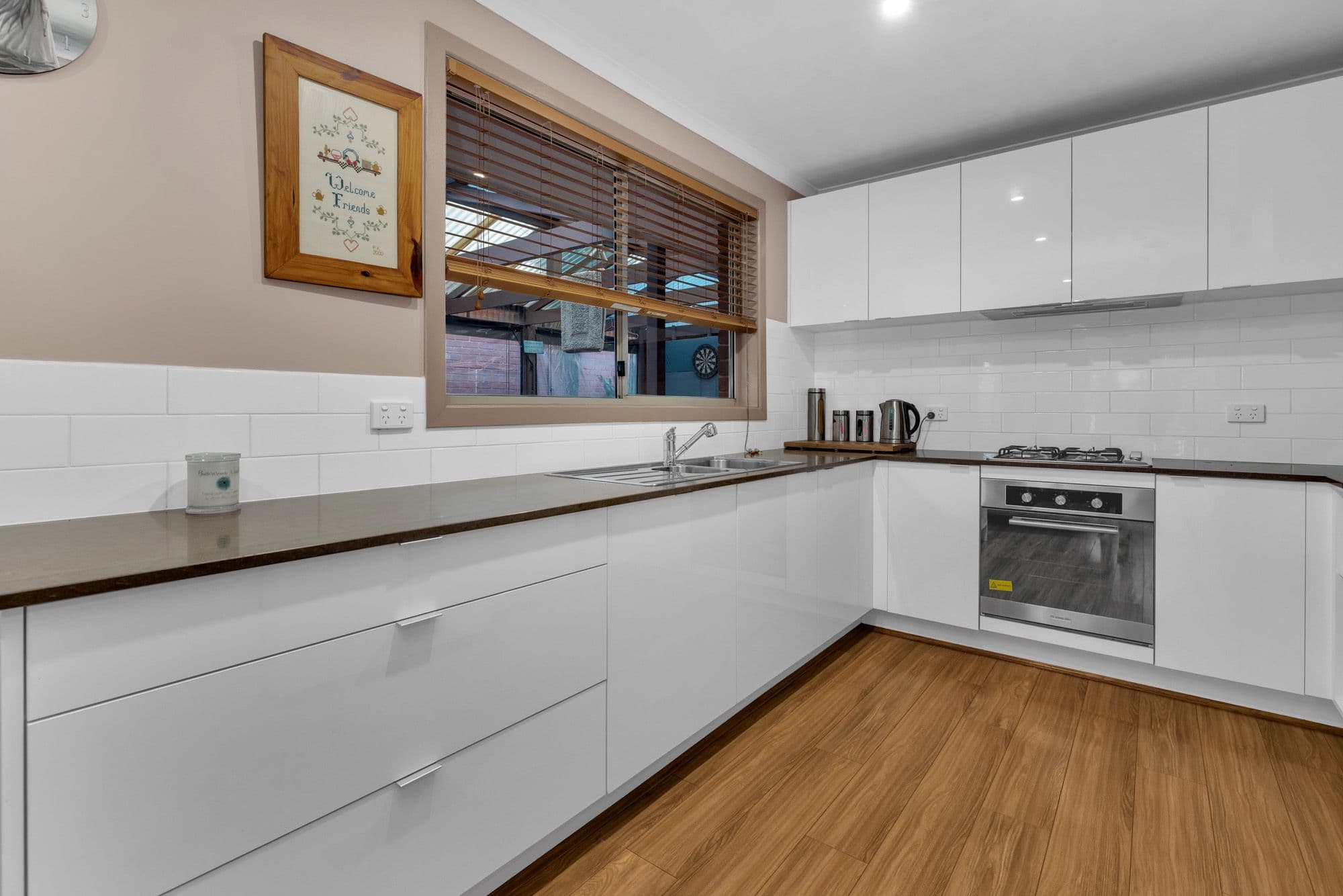 10 Niagara Way, Werribee VIC 3030, Werribee - Thumbnail 4