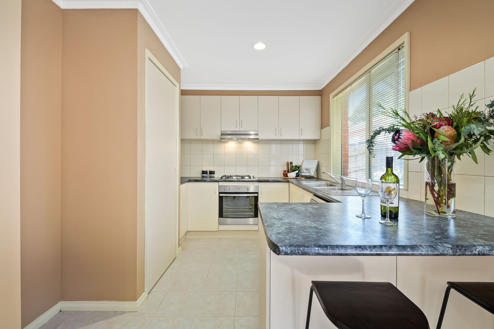 6 Kimbarra Drive, Berwick VIC 3806, Berwick - Thumbnail 3
