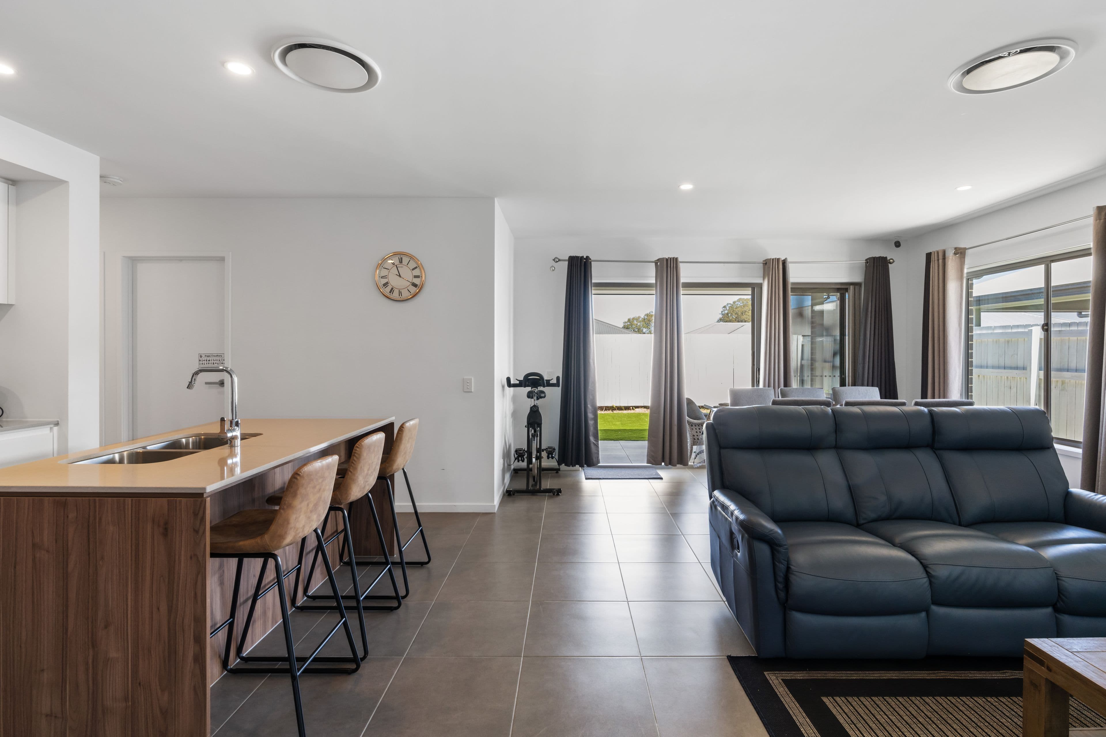 10 Dunstan Crescent, Strathpine QLD 4500, Strathpine - Thumbnail 2