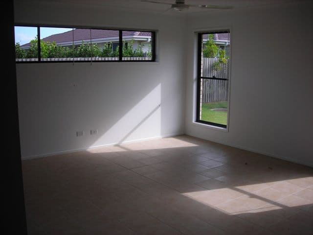 69 Magellan Circuit, URRAWEEN QLD 4655, Urraween - Thumbnail 3