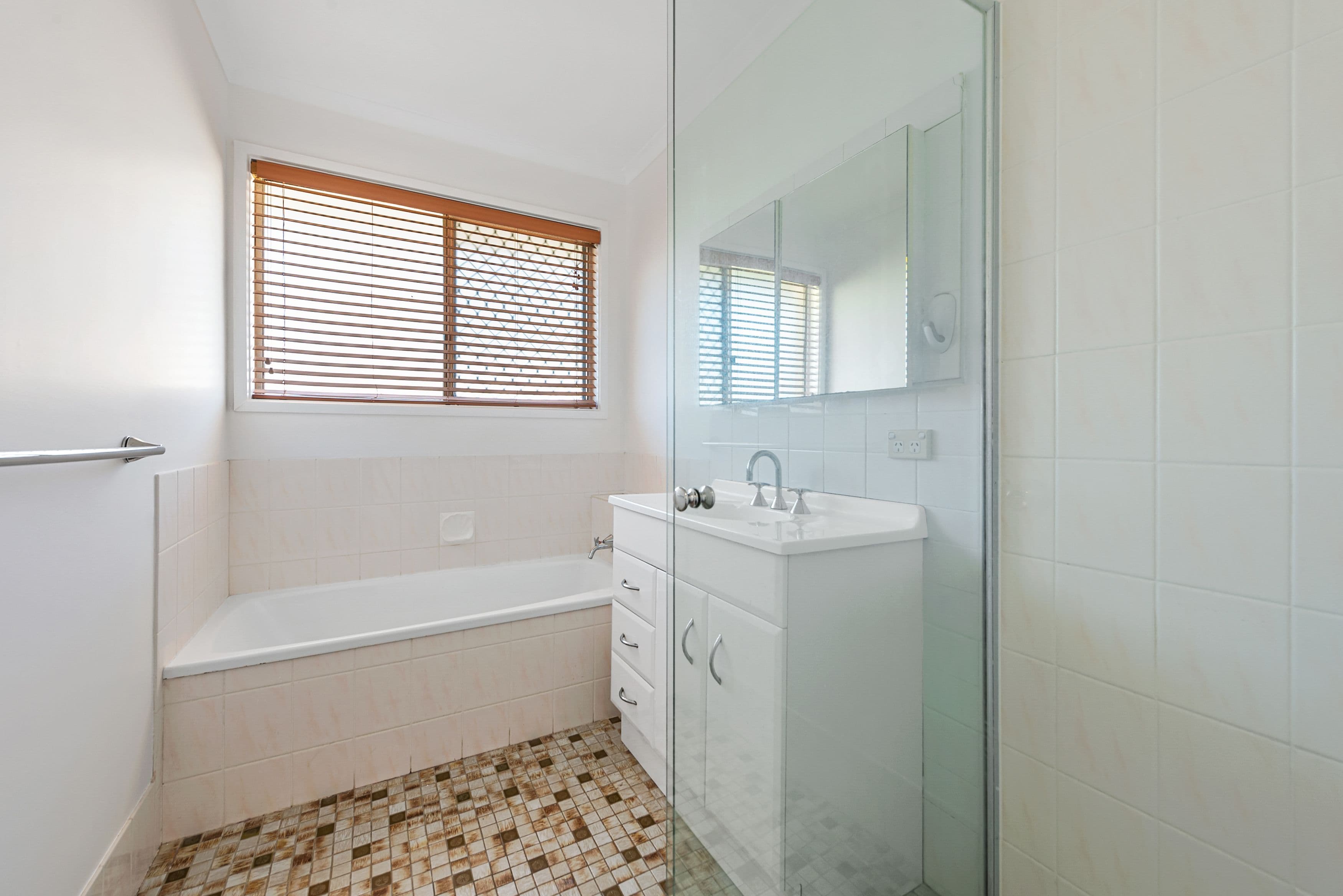 81 Redbourne Street, Chermside West QLD 4032, Chermside West - Thumbnail 7