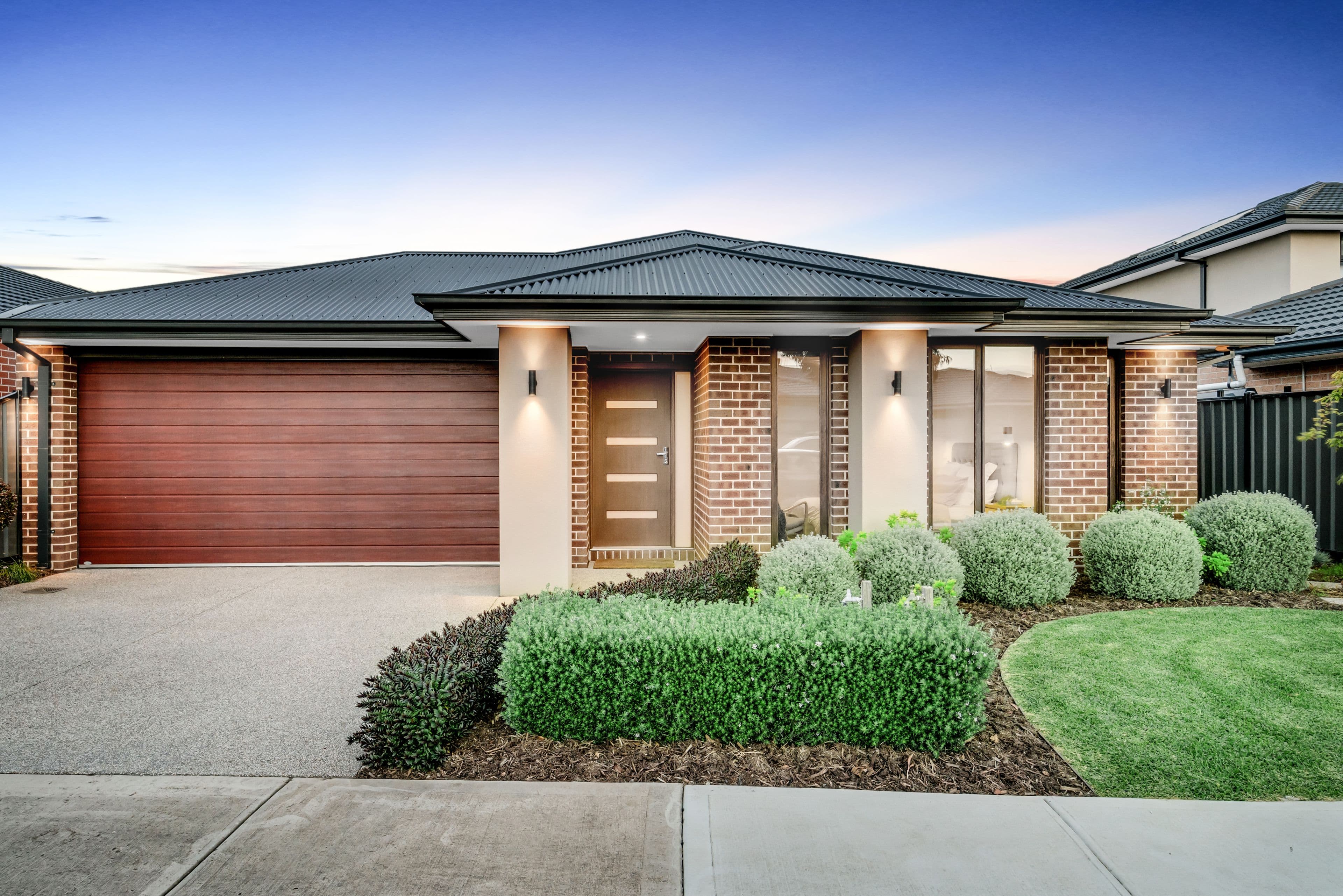 8 Peninsula Crescent, Craigieburn VIC 3064, Craigieburn - Thumbnail 3