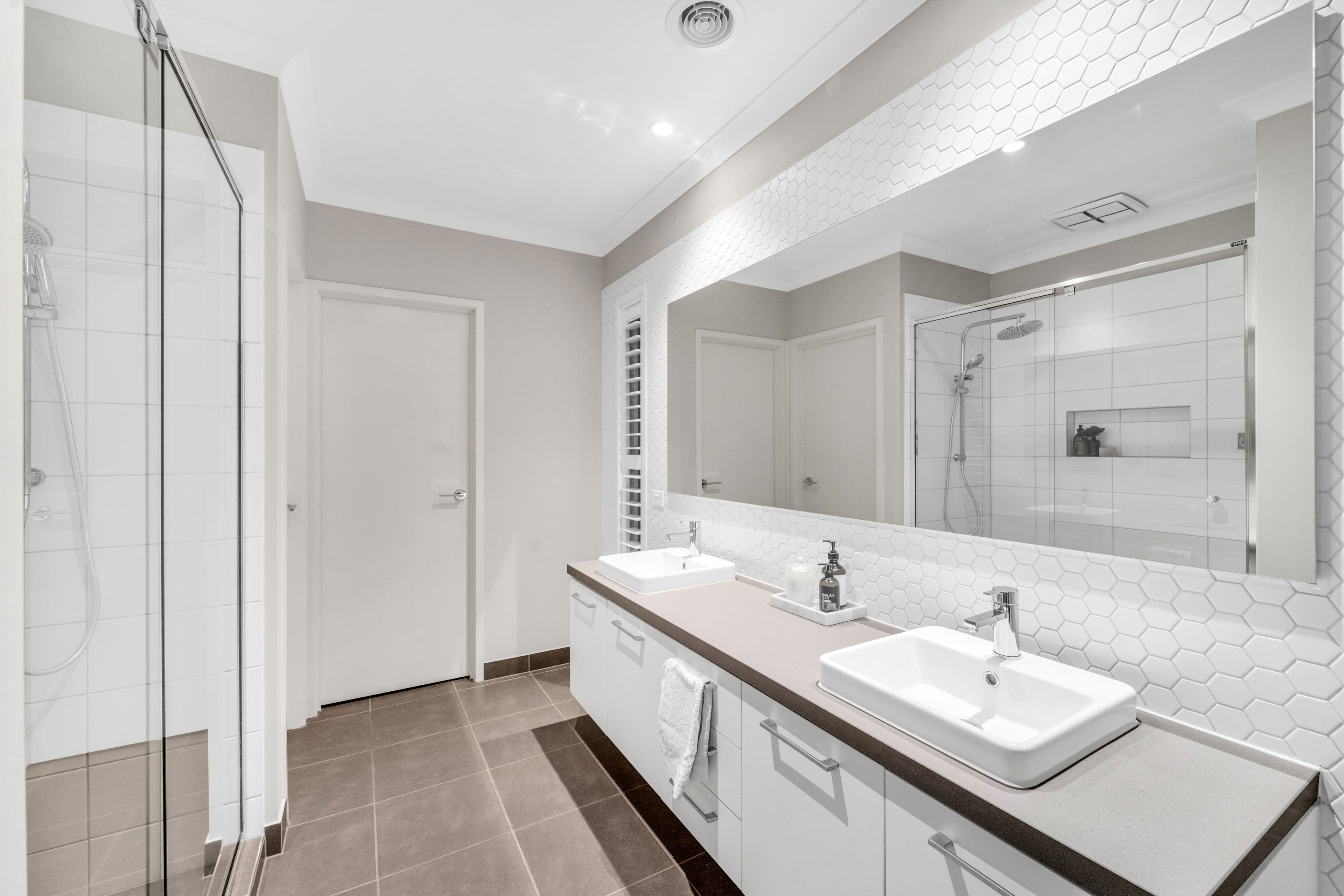 8 Peninsula Crescent, Craigieburn VIC 3064, Craigieburn - Thumbnail 6