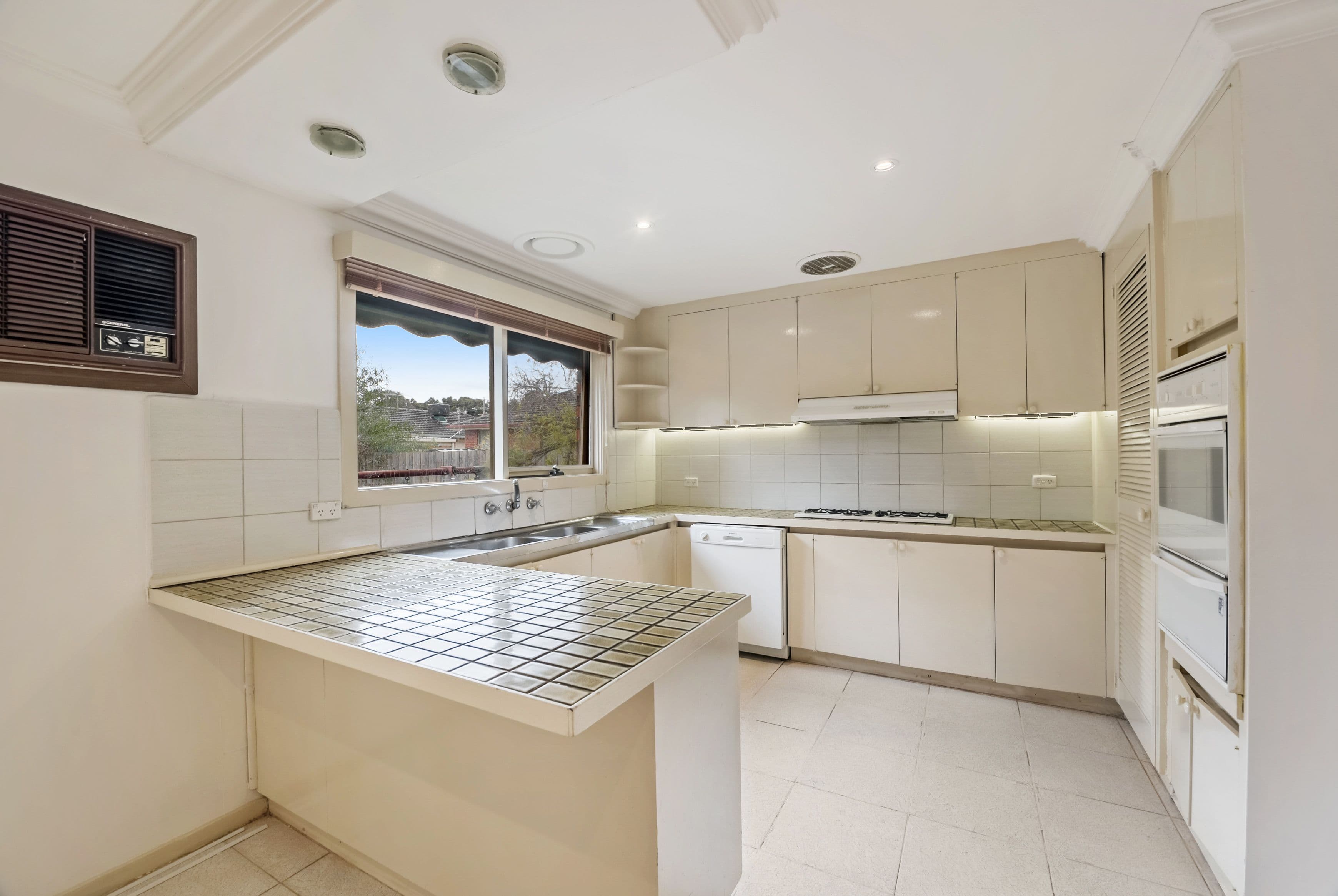 37 Tasman Drive, Bundoora VIC 3083, Bundoora - Thumbnail 4
