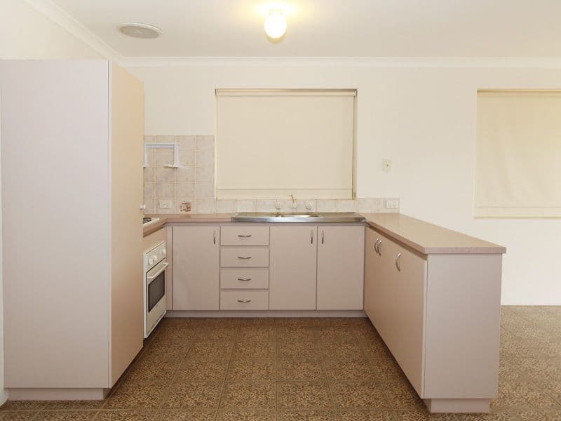 7 Lae Court, BALLAJURA WA 6066, Ballajura - Thumbnail 2