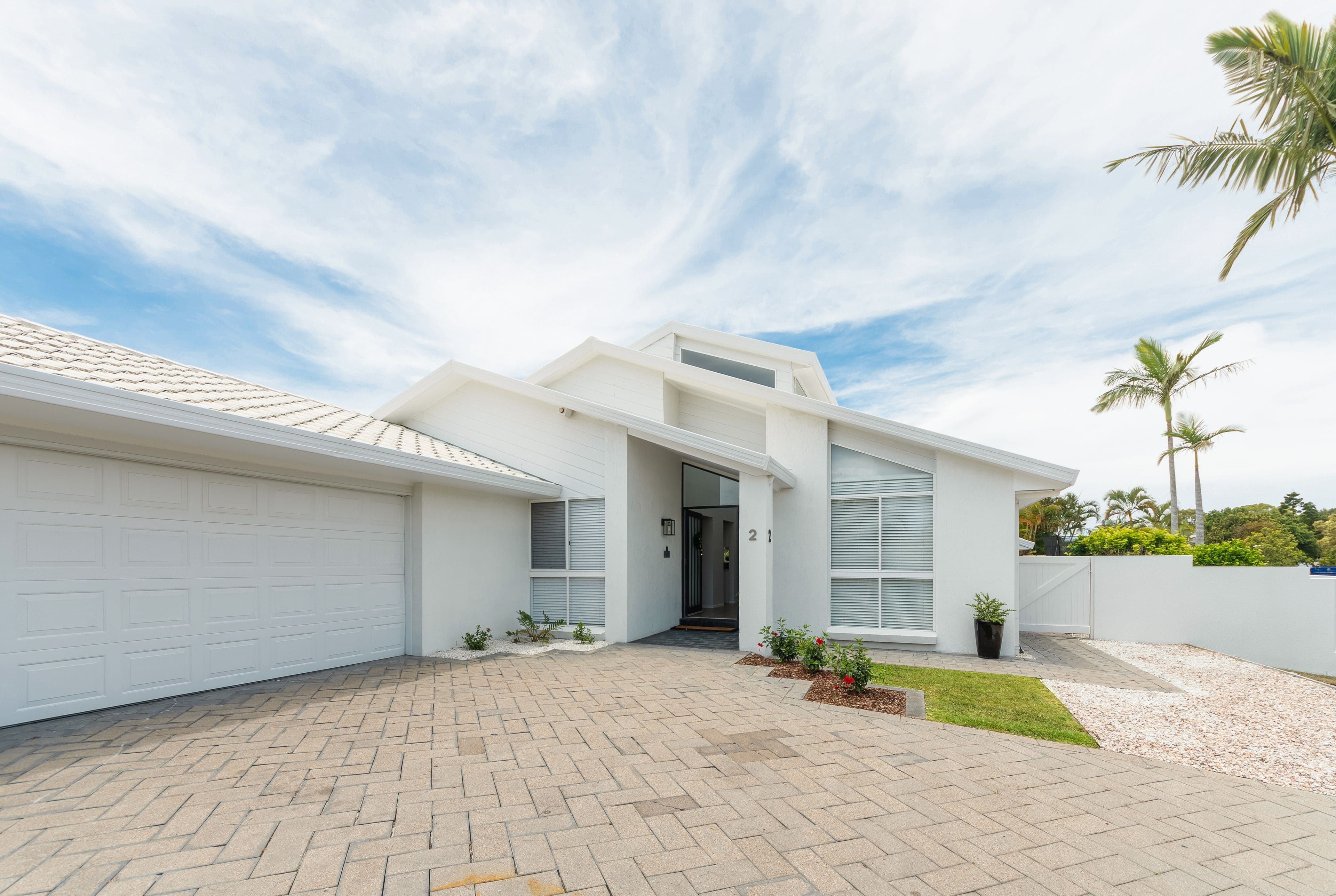 2 Monteclair Court, Mermaid Waters QLD 4218, Mermaid Waters - Thumbnail 2