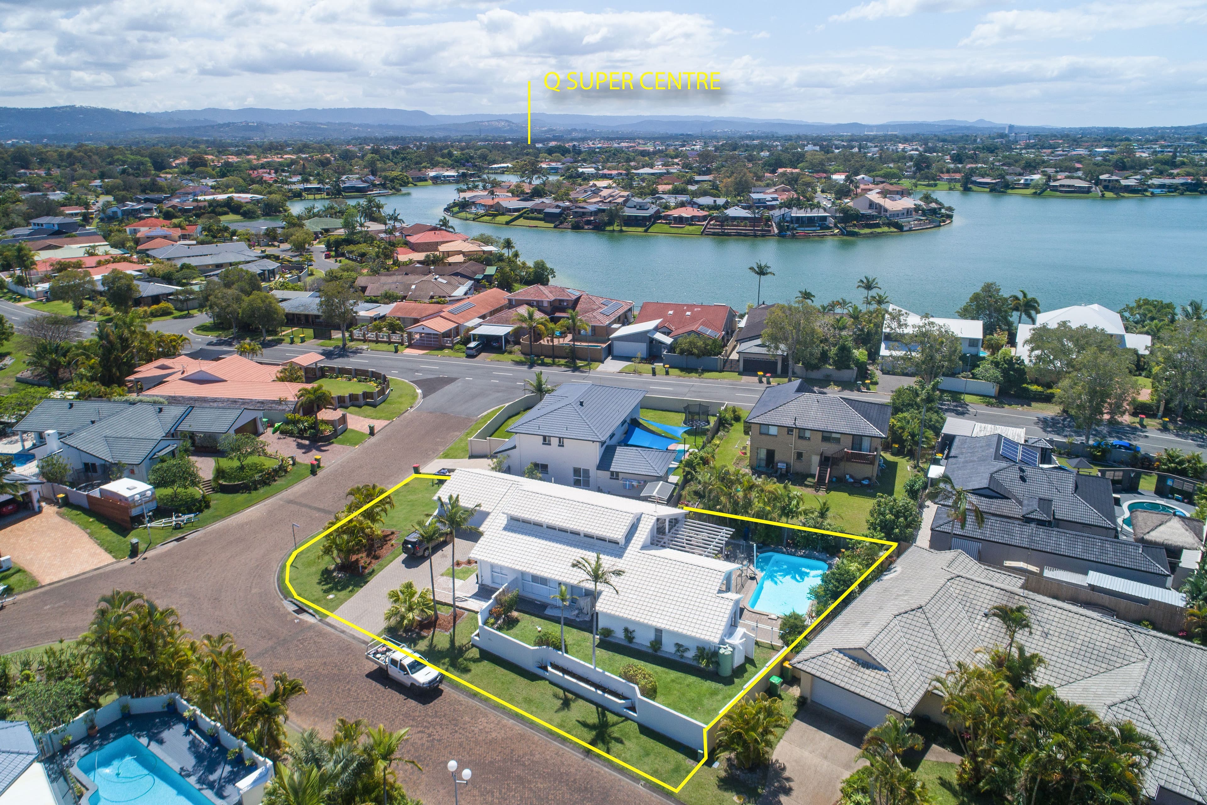 2 Monteclair Court, Mermaid Waters QLD 4218, Mermaid Waters - Thumbnail 3