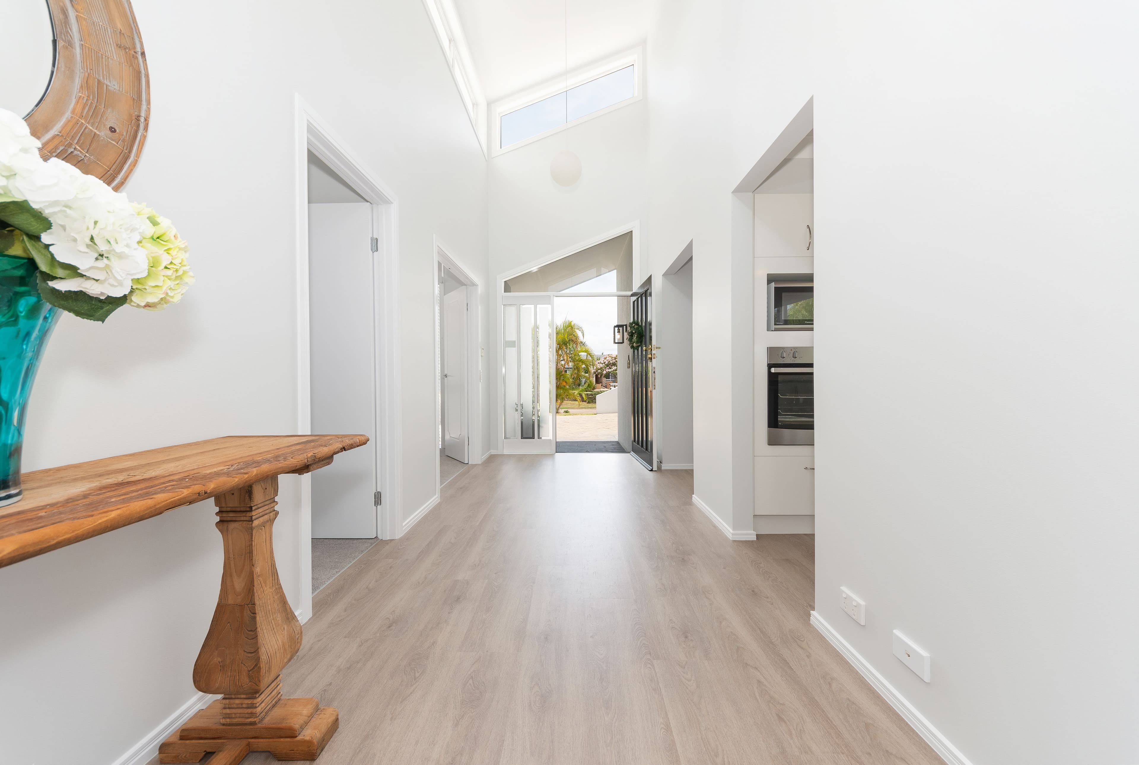 2 Monteclair Court, Mermaid Waters QLD 4218, Mermaid Waters - Thumbnail 5