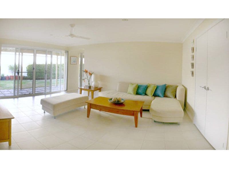 18 Norfolk Drive, PACIFIC PINES QLD 4211, Pacific Pines - Thumbnail 3