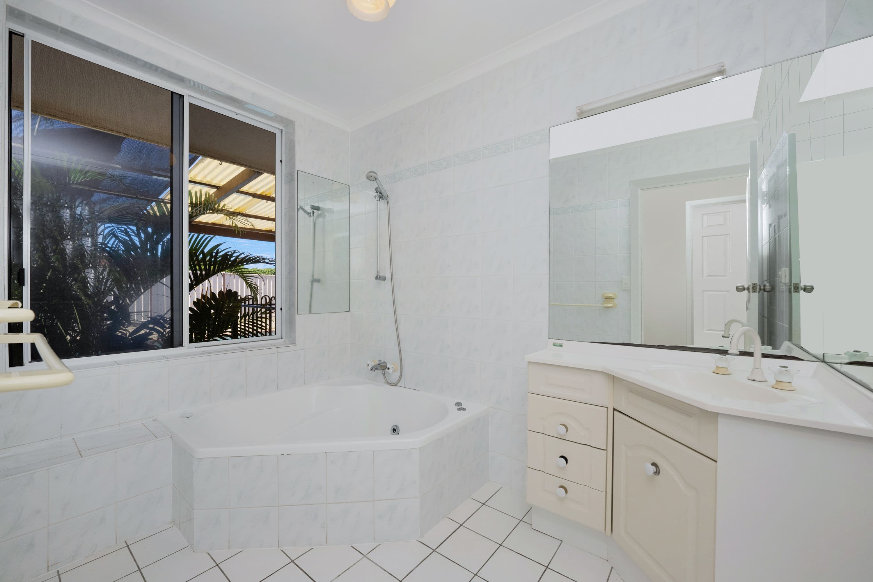 19 O'Callaghan Street, Heatley QLD 4814, Heatley - Thumbnail 6