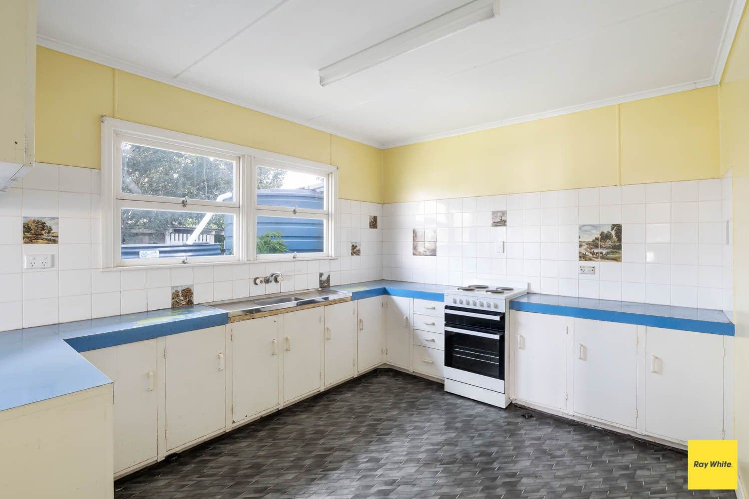 14 Bellambi Street, Toogoolawah QLD 4313, Toogoolawah - Thumbnail 2