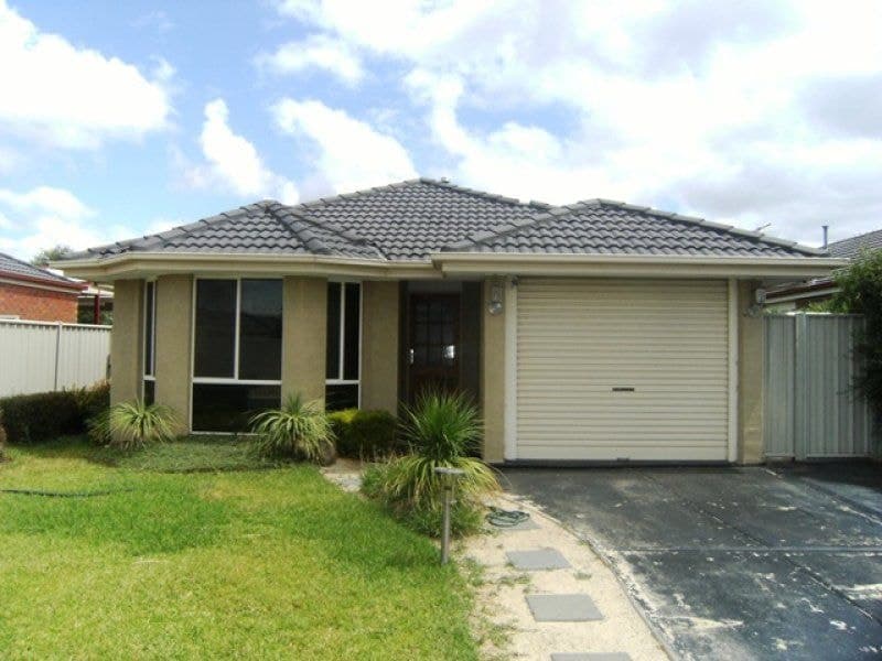 23 Macklin Way, Caroline Springs - Thumbnail 2