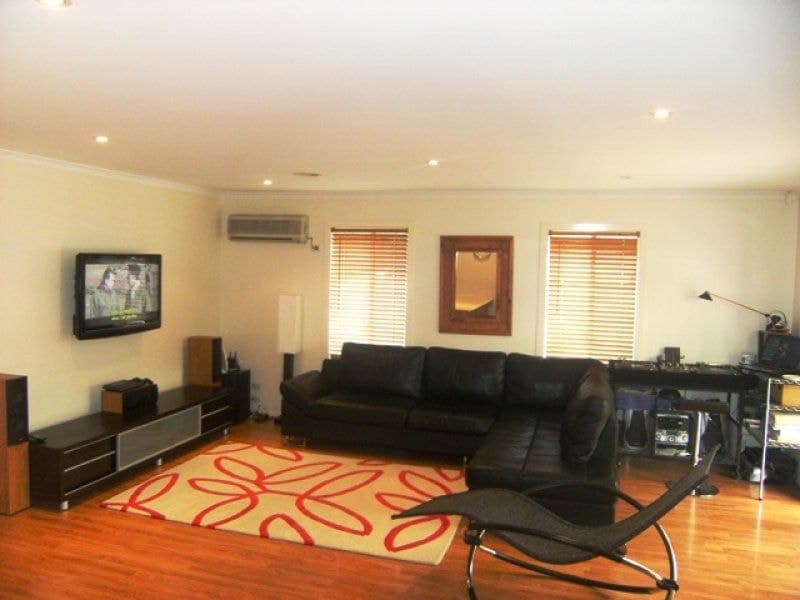 23 Macklin Way, Caroline Springs - Thumbnail 4