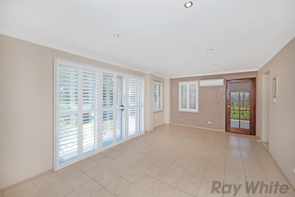 11 Van Stappen Road, Wadalba - Thumbnail 2