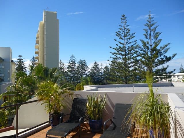 5 Fourth Avenue, BURLEIGH HEADS QLD 4220, Burleigh Heads - Thumbnail 3