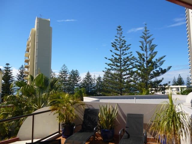 5 Fourth Avenue, BURLEIGH HEADS QLD 4220, Burleigh Heads - Thumbnail 5