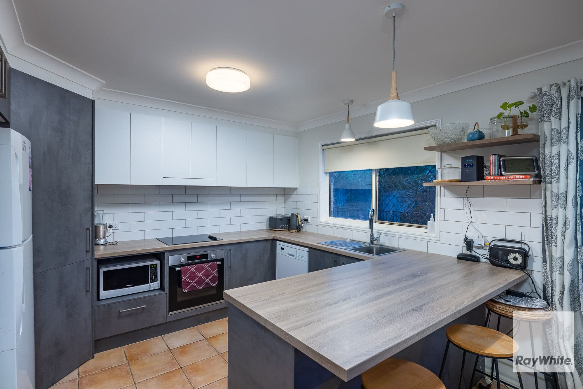 22 Torquay Road, Redland Bay QLD 4165, Redland Bay - Thumbnail 5