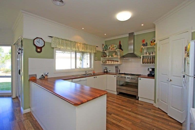 12 James Court, RUTHERGLEN VIC 3685, Rutherglen - Thumbnail 2