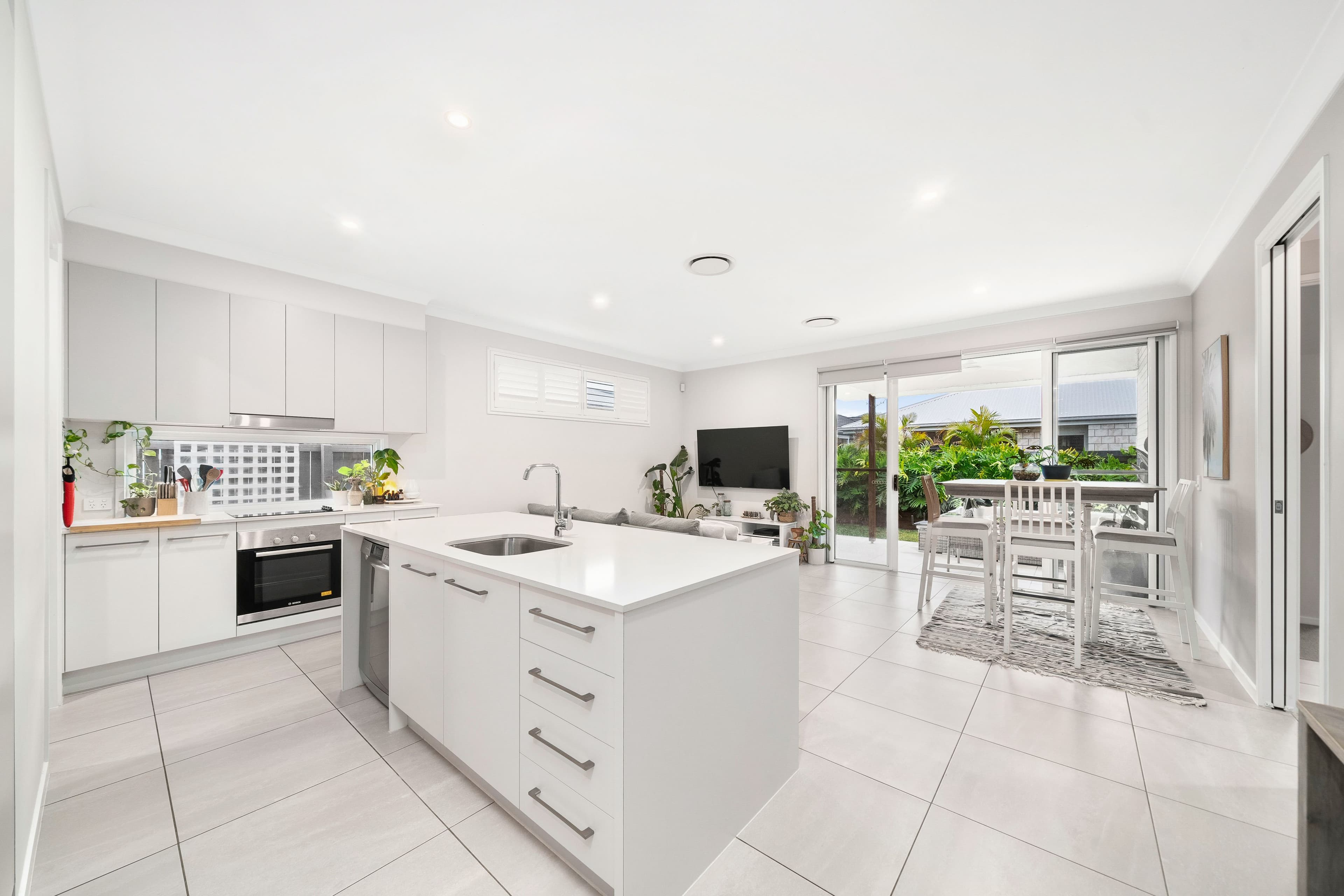 10 Apollo Street, Newport QLD 4020, Newport - Thumbnail 4
