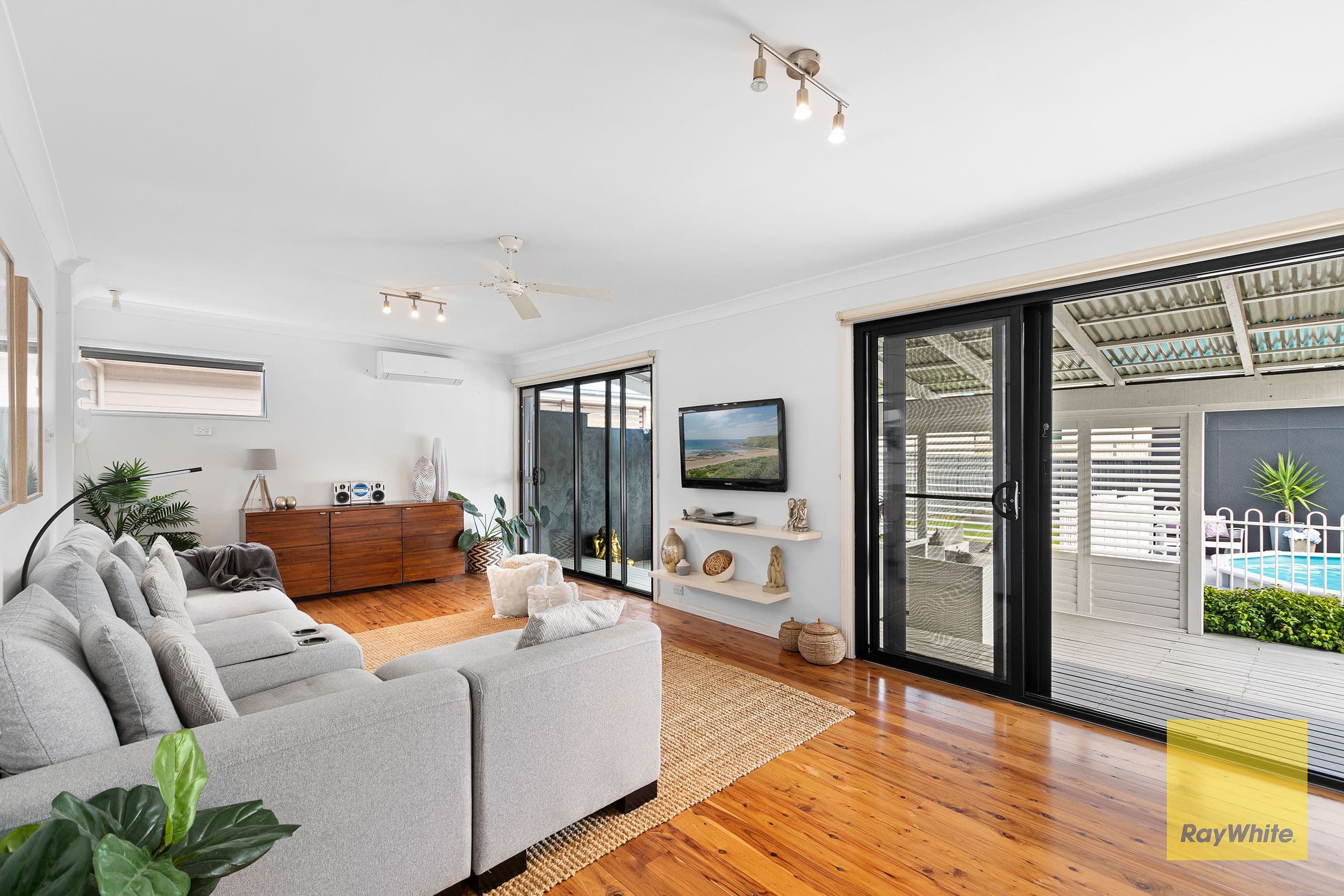 20 Dunalban Avenue, Woy Woy NSW 2256, Woy Woy - Image 1
