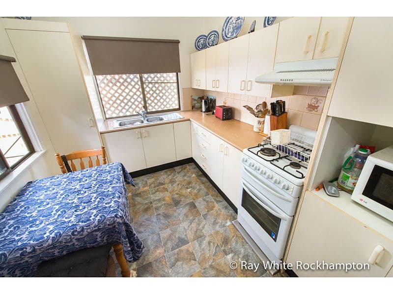 938 Yaamba Road, PARKHURST QLD 4702, Parkhurst - Thumbnail 3