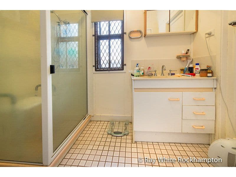 938 Yaamba Road, PARKHURST QLD 4702, Parkhurst - Thumbnail 8