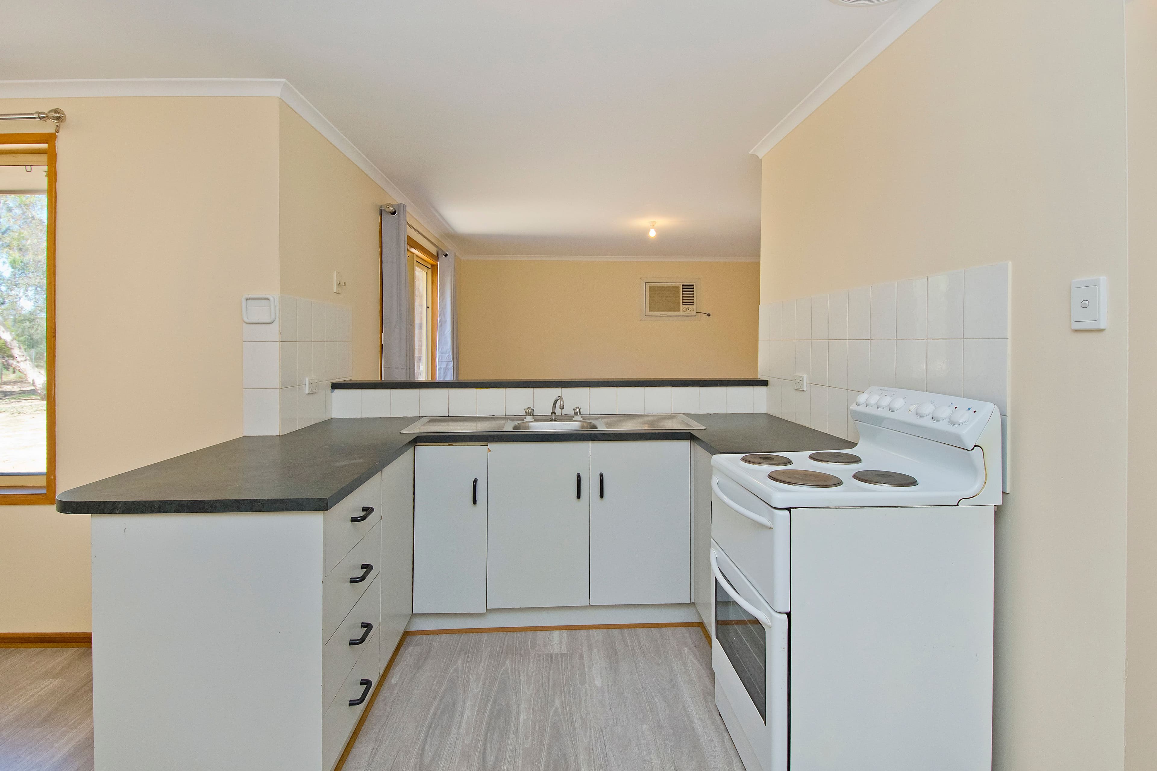 13 Bethesda Road, Lewiston SA 5501, Lewiston - Thumbnail 4