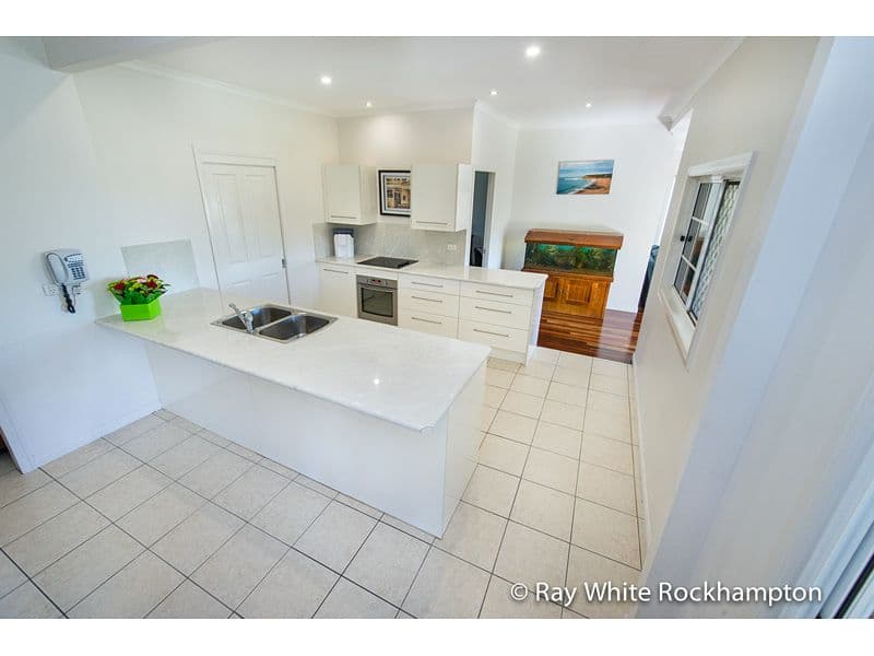 183 Yeppoon Road, PARKHURST QLD 4702, Parkhurst - Thumbnail 2