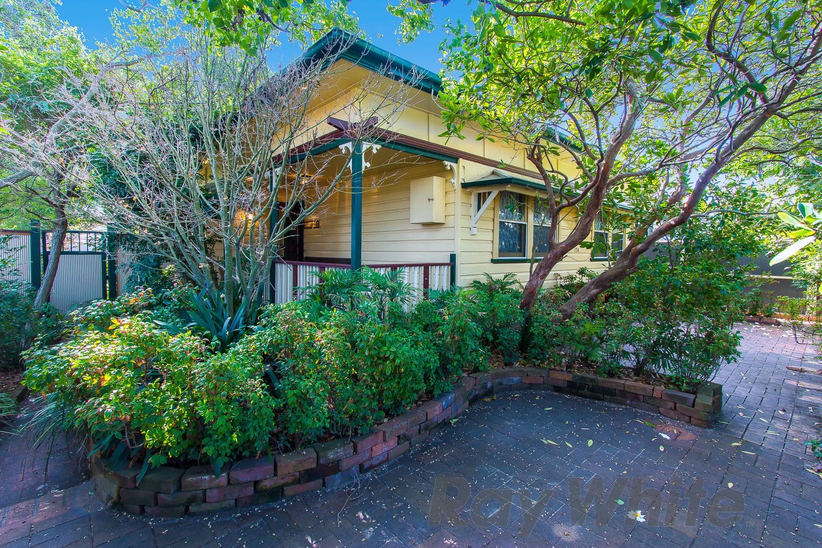 134 Stewart Avenue, Hamilton South - Image 1
