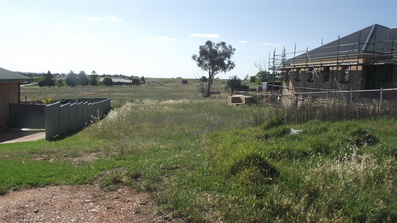 5 Highland Avenue, PARKES NSW 2870, Parkes - Thumbnail 2